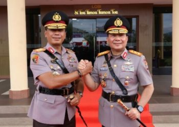 Terima Pataka Maesa’an Waya, Irjen Pol Roycke Harry Langie Siap Pimpin Polda Sulut