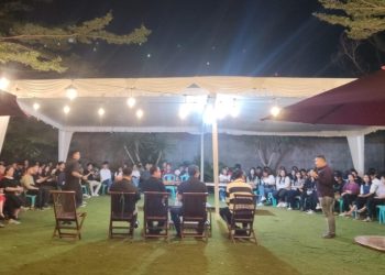 PENATUA Drs.STEVEN.O.E.KANDOW SHARING PELAYANAN BERSAMA PENATUA DAN KOMISI PEMUDA RAYON 1 MANADO