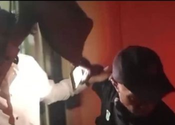 Sifat kasar Ajudan bank Sulutgo terhadap sejumlah wartawan Polda