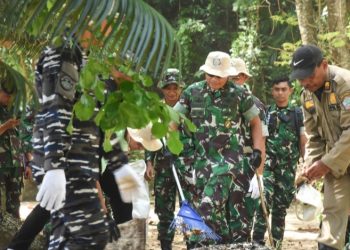 Aksi Bersih Pantai Dalam Rangka Peringatan Hari Peduli Sampah Nasional di Likupang