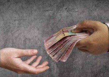 Dugaan suap sebesar Rp10 juta itu mencuat di tengah penyelidikan peredaran kosmetik ilegal