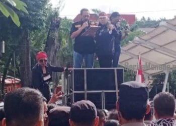 Gerbang Dikunci Saat Aksi, Rolly Wenas: DPRD Harusnya Tunjukkan Keberanian Moral